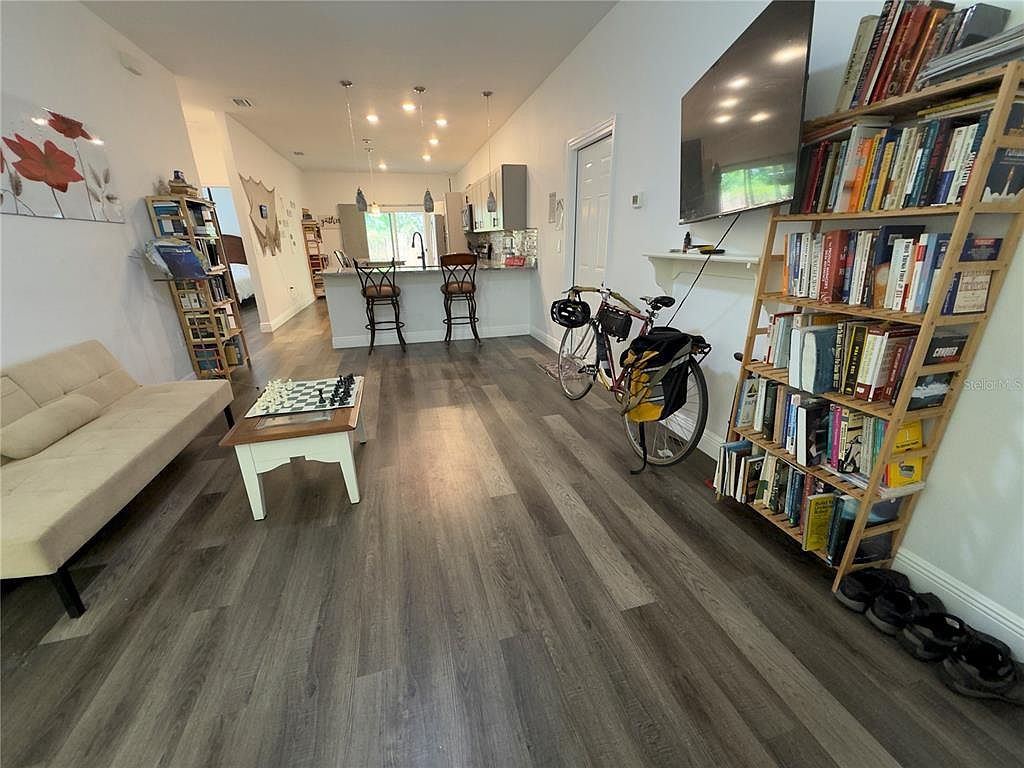 3204 E Mohawk Ave Tampa, FL 33610 - Thumbnail 4