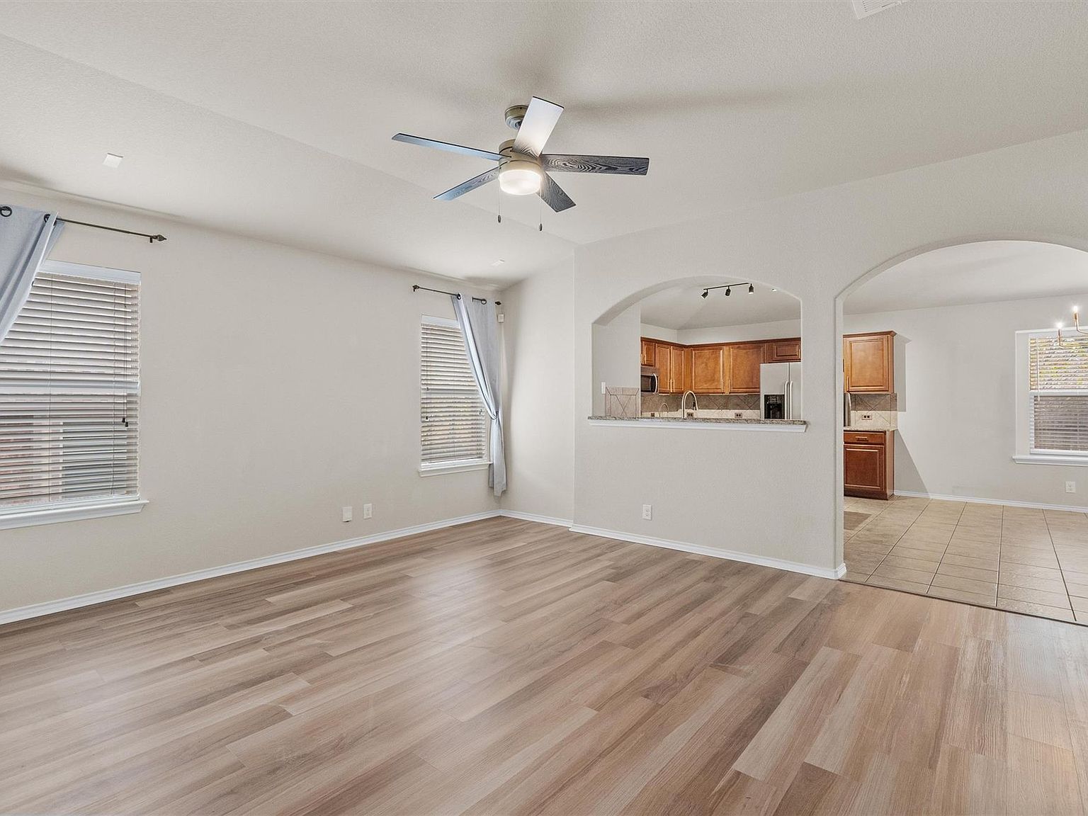 19709 Drifting Meadows Dr Pflugerville, TX 78660 - Thumbnail 4