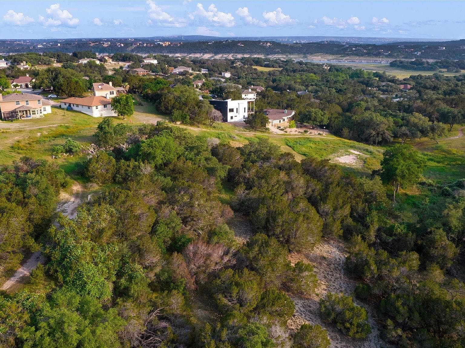 2902 Newark Cv Lago Vista, TX 78645 - Thumbnail 4