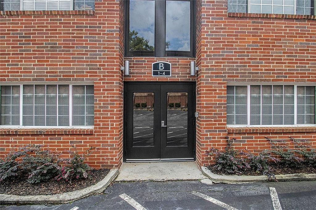 1705 Monroe Dr NE APT B4 Atlanta, GA 30324 - Thumbnail 4