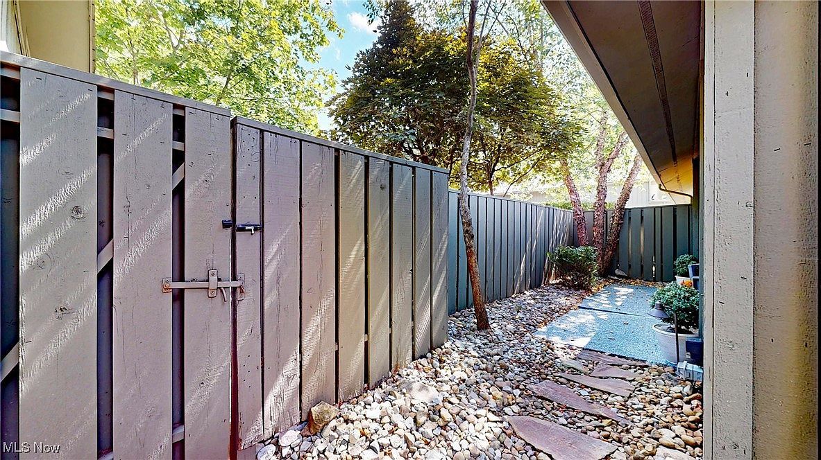 504-9 Concord Downs Cir Aurora, OH 44202 - Thumbnail 4