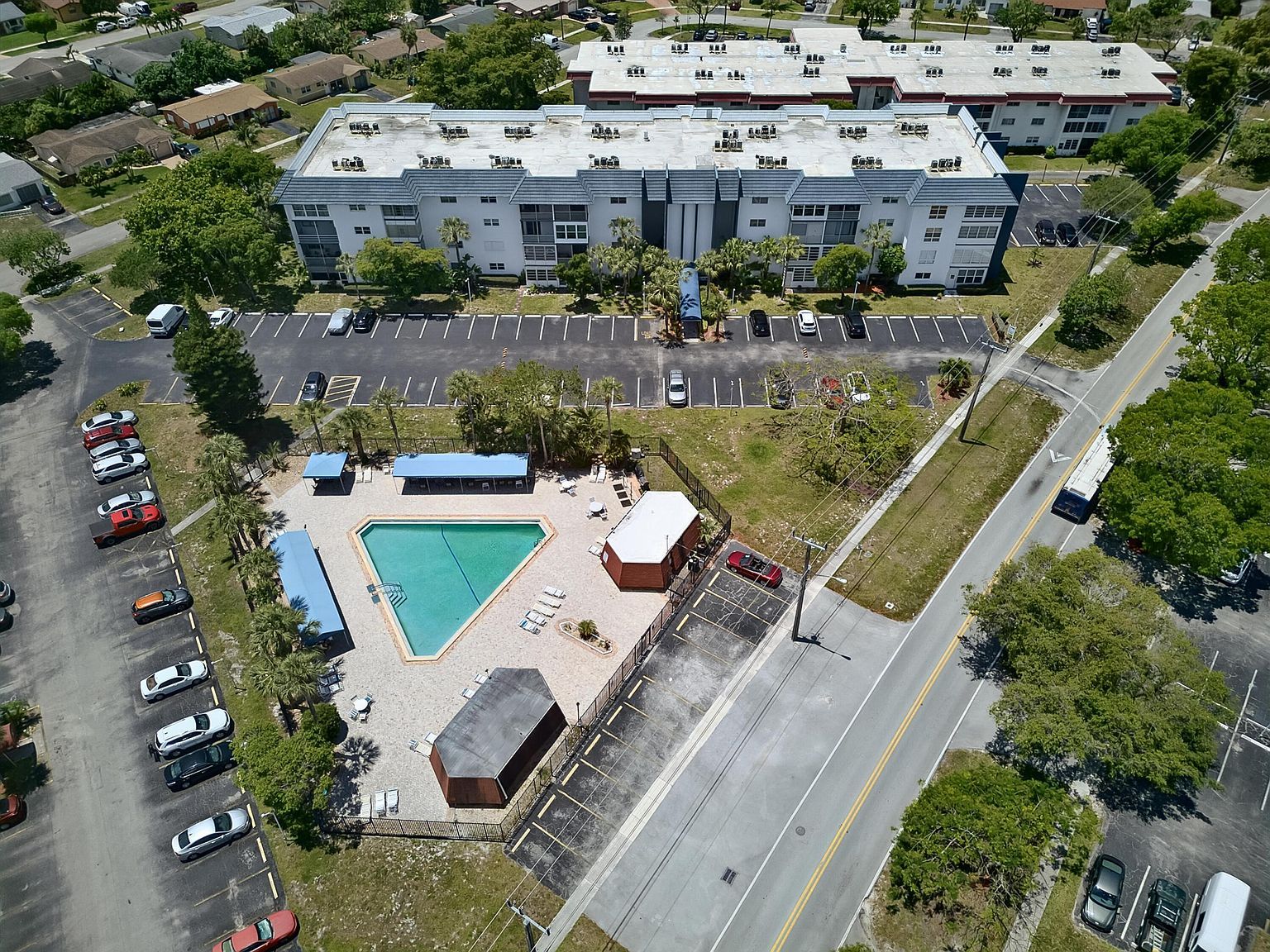 4770 NW 21st St APT 412 Lauderhill, FL 33313 - Thumbnail 4