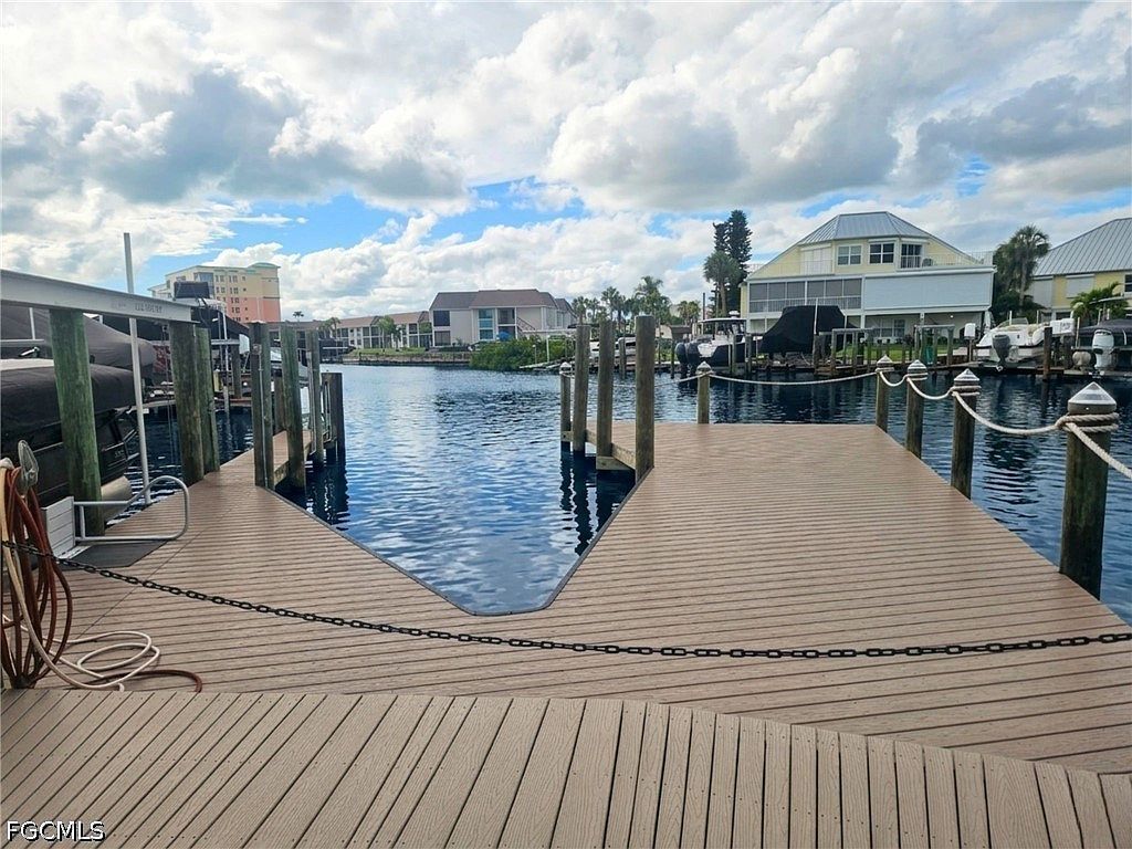Dock 60 4351 Bay Beach Ln Fort Myers Beach, FL 33931 - Thumbnail 4