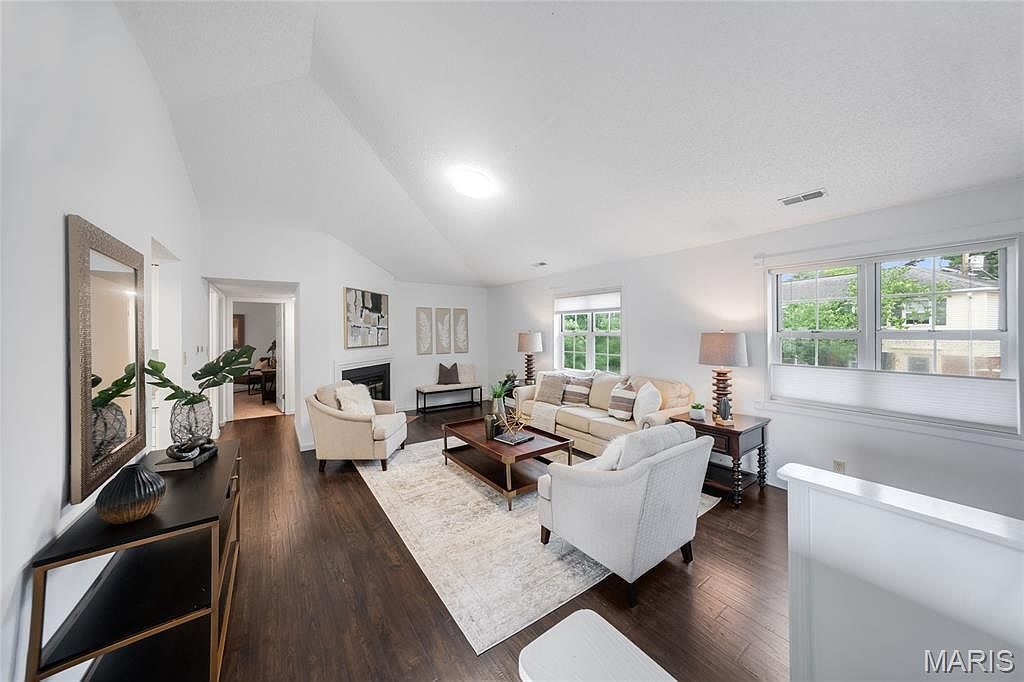 8930 Cardinal Ter Saint Louis, MO 63144 - Thumbnail 4