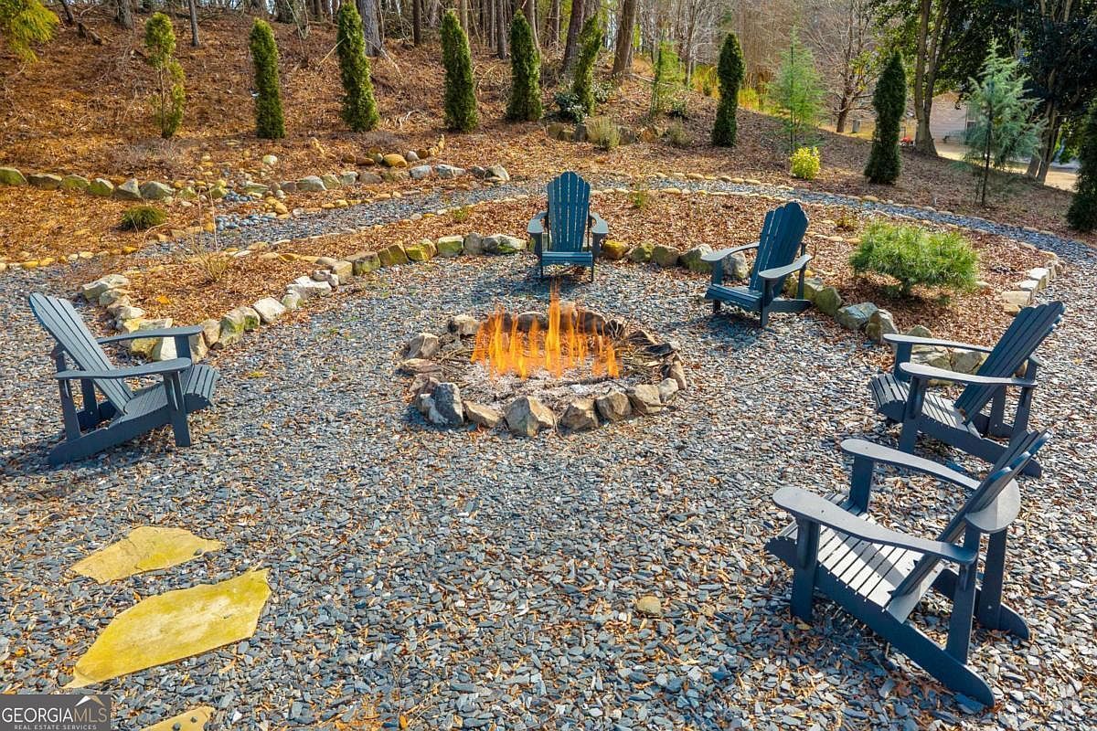 5169 Artesian Spring Dr Flowery Branch, GA 30542 - Thumbnail 4