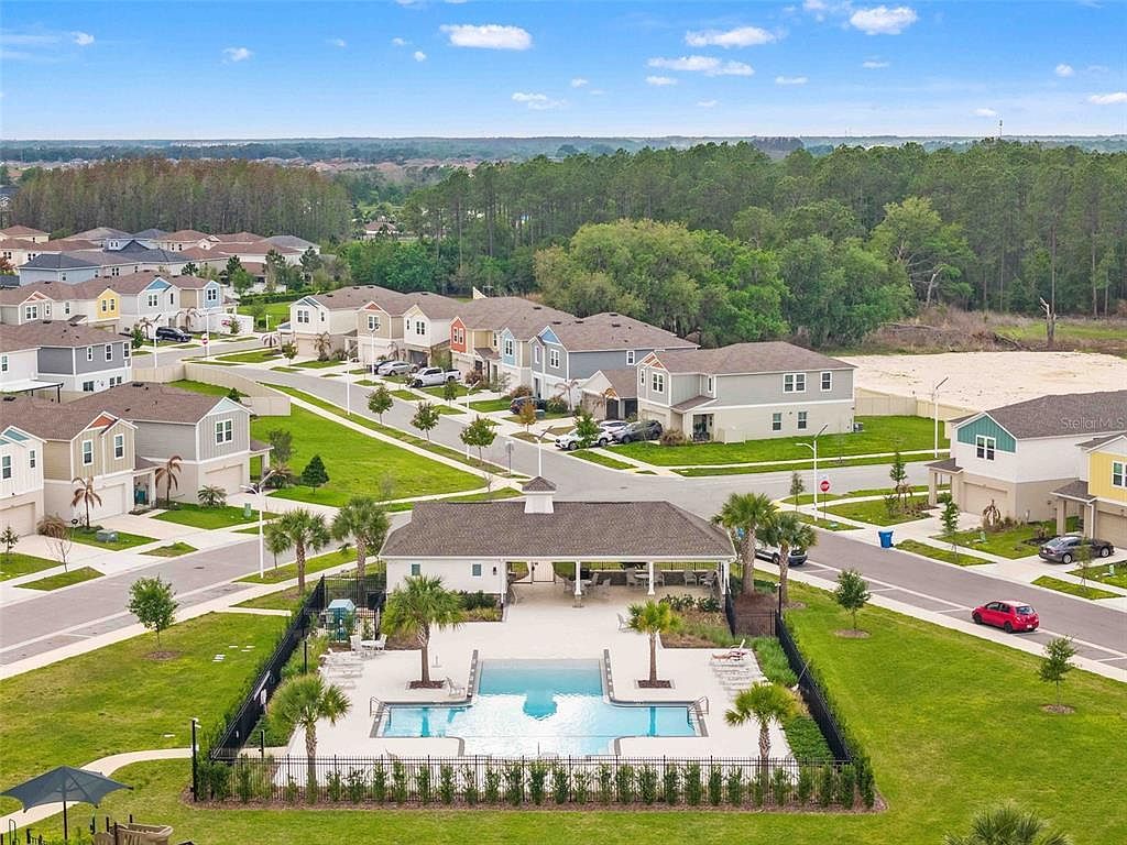 7512 Wallflower Trl Wesley Chapel, FL 33545 - Thumbnail 4