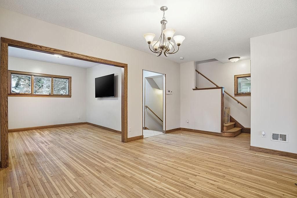 1201 6th St E Saint Paul, MN 55106 - Thumbnail 4