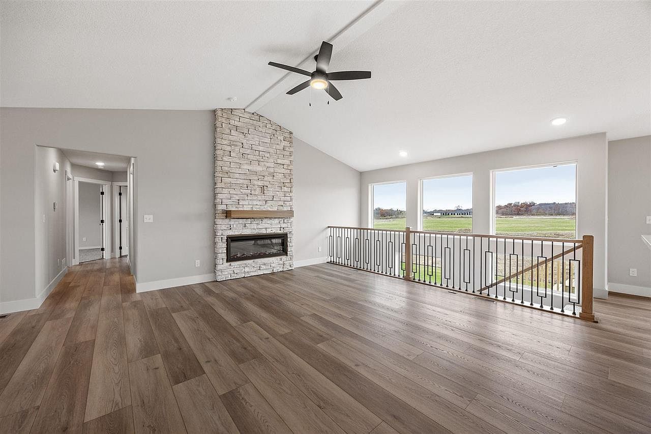 3660 McLain Way Hiawatha, IA 52233 - Thumbnail 4