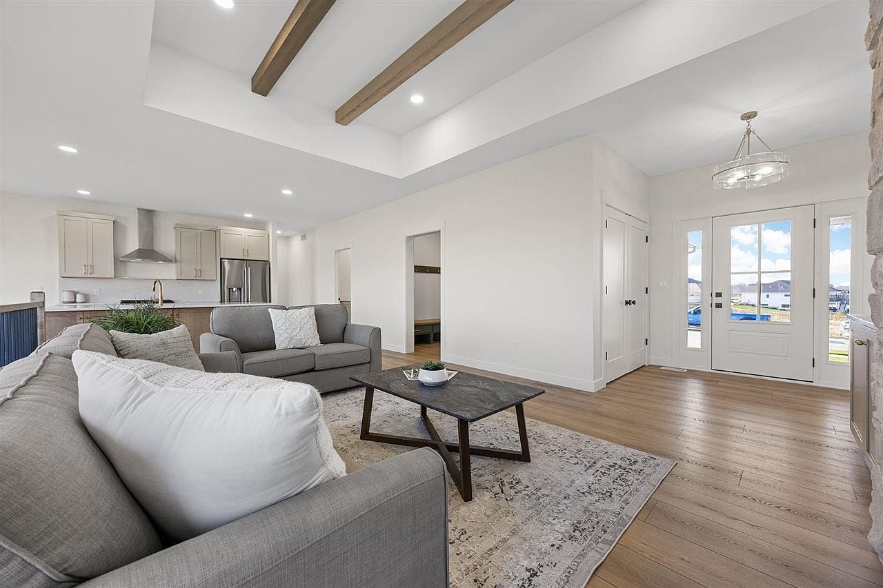 1525 3rd St SW Mount Vernon, IA 52314 - Thumbnail 4