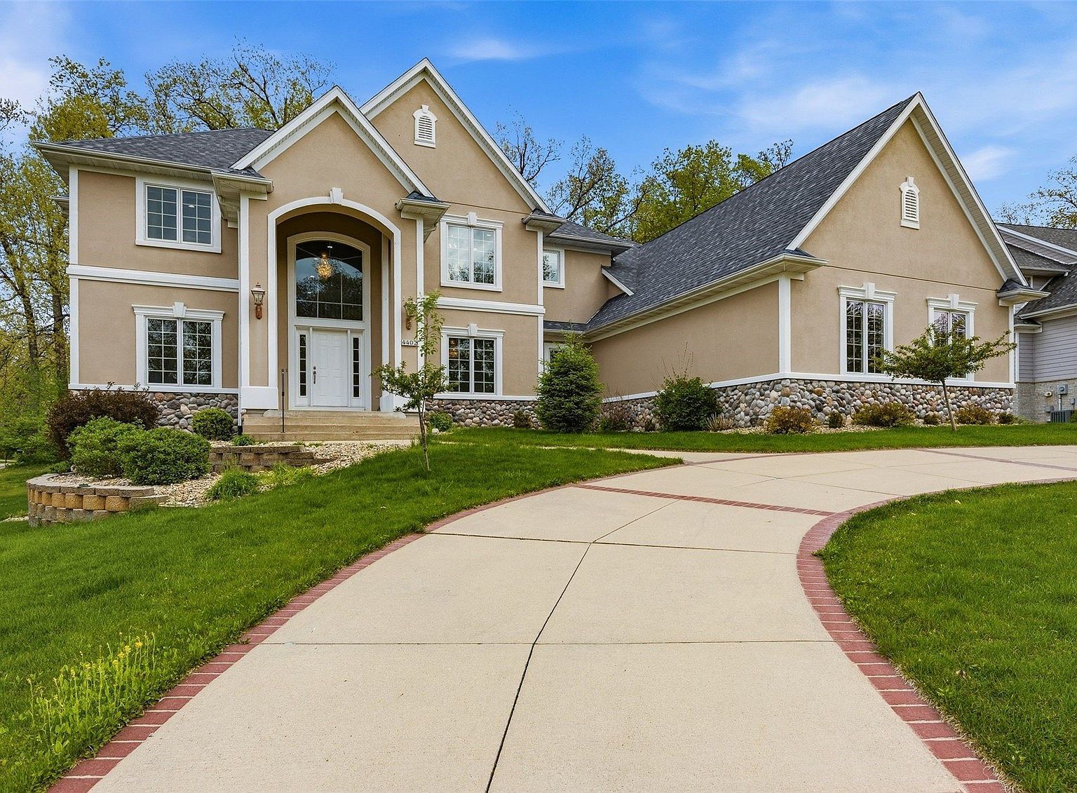 4402 Oak Leaf Ct NE Cedar Rapids, IA 52411 - Thumbnail 4