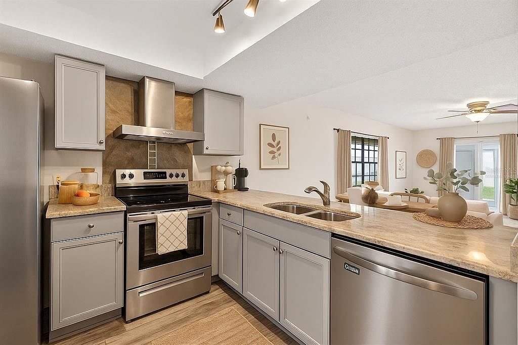 13250 Ridge Rd APT 2-1 Largo, FL 33778 - Thumbnail 4