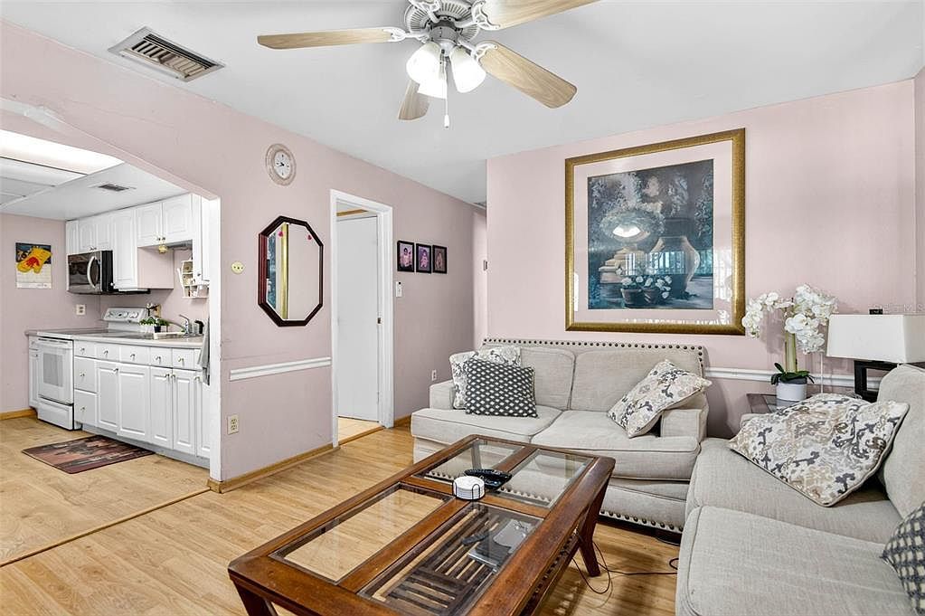 1417 W Yukon St Tampa, FL 33604 - Thumbnail 4