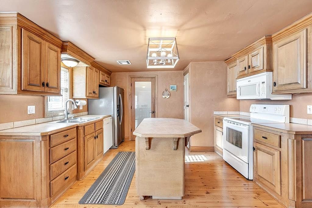 402 E Main St Stroud, OK 74079 - Thumbnail 4