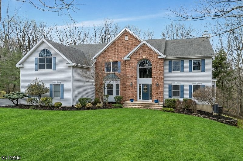 5 Adams Ct Martinsville, NJ 08836 - Thumbnail 4