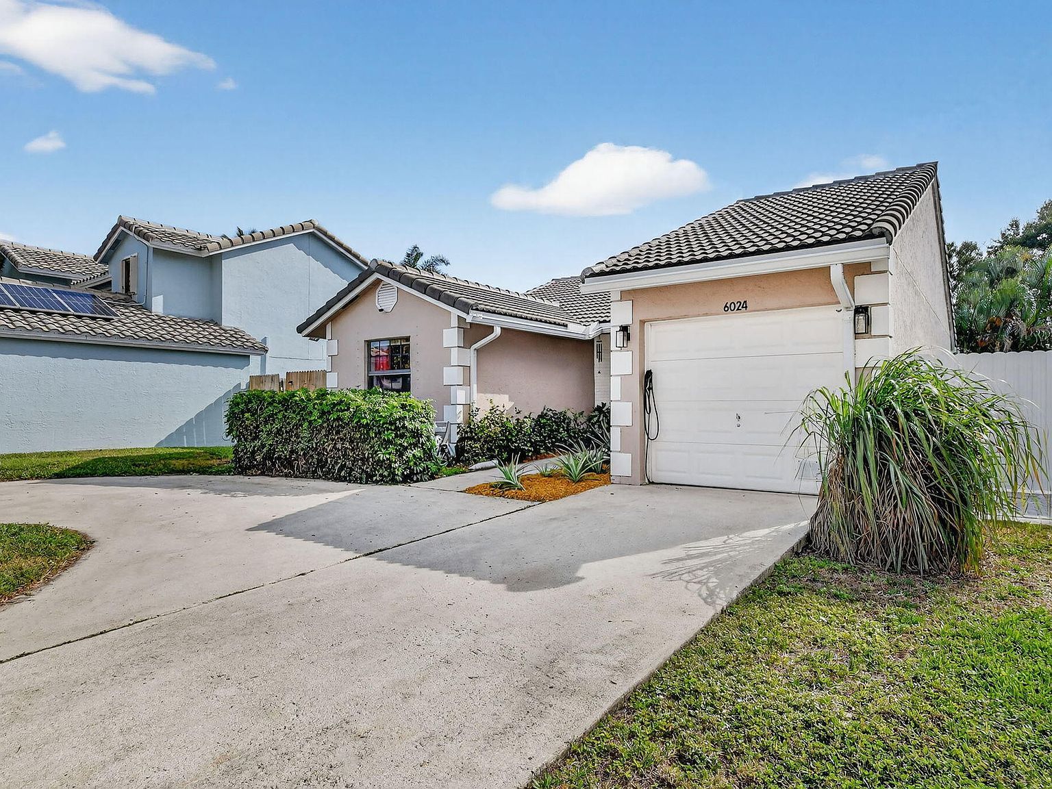 6024 Strawberry Lakes Cir Lake Worth, FL 33463 - Thumbnail 4