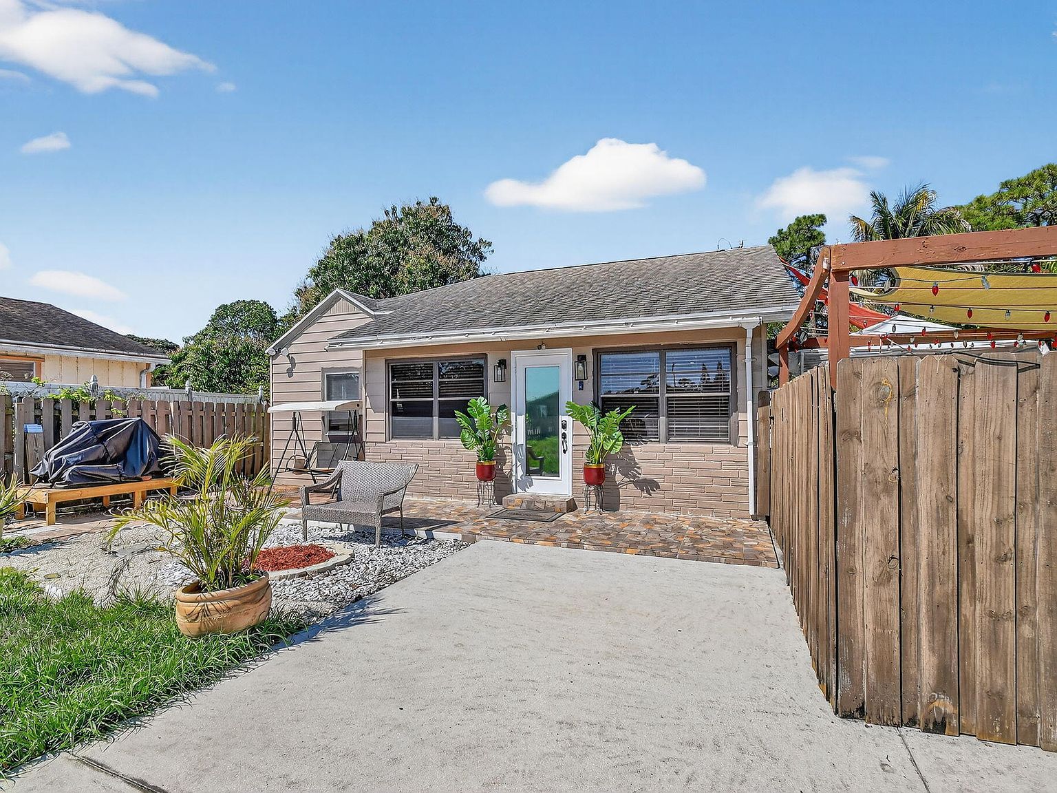 425 Broward Ave Greenacres, FL 33463 - Thumbnail 4