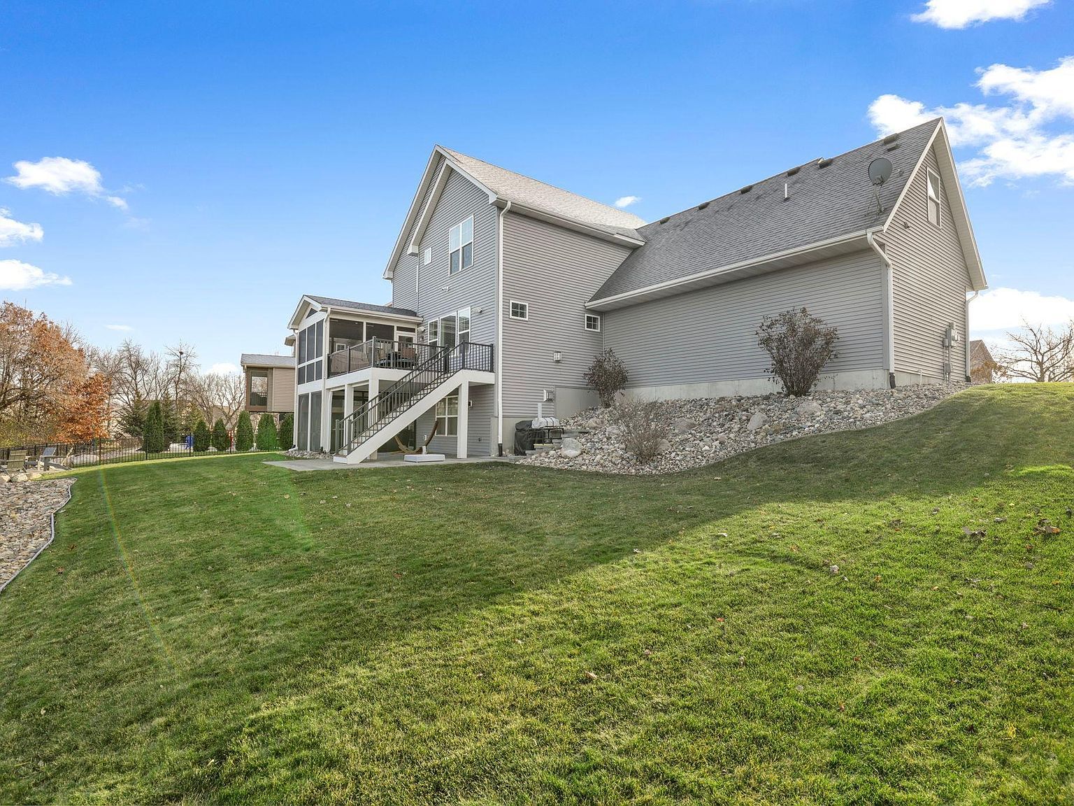 7744 Stafford Trl Savage, MN 55378 - Thumbnail 4