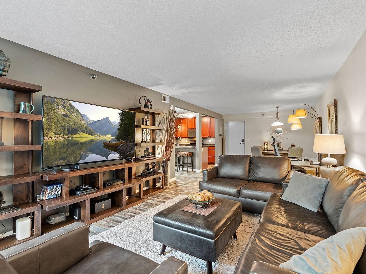 52 Groveland Ter Unit 108 Minneapolis, MN 55403 - Thumbnail 4