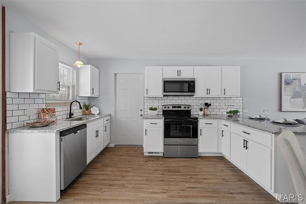 11008 Baywood Ter Saint Louis, MO 63126 - Thumbnail 4