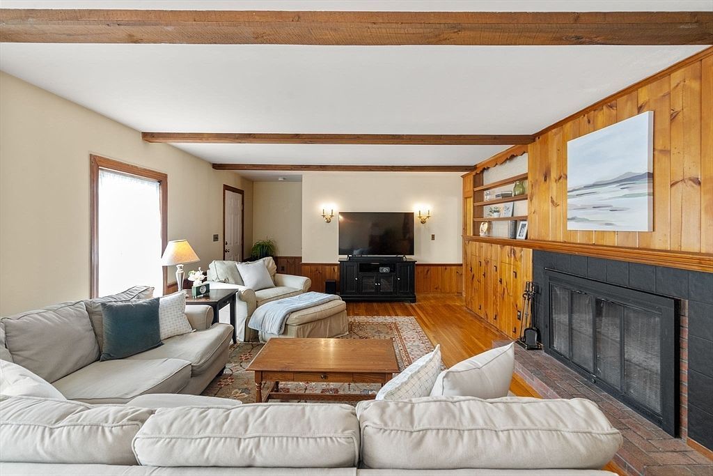 1 Walker St Maynard, MA 01754 - Thumbnail 4