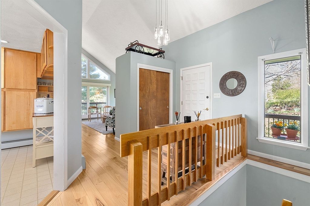 110 Whitman St Stow, MA 01775 - Thumbnail 4