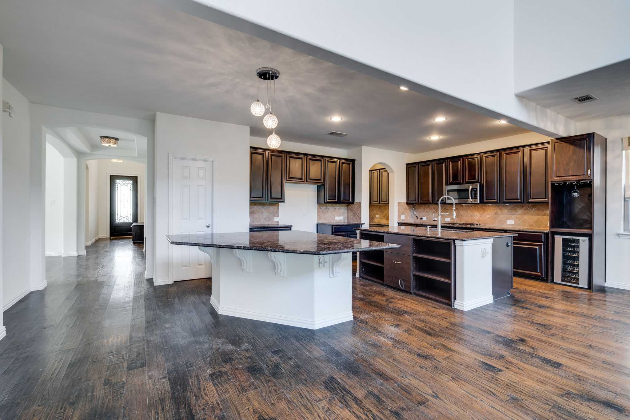 303 San Marcos Dr, Irving, TX, USA, 75039 - Thumbnail 4