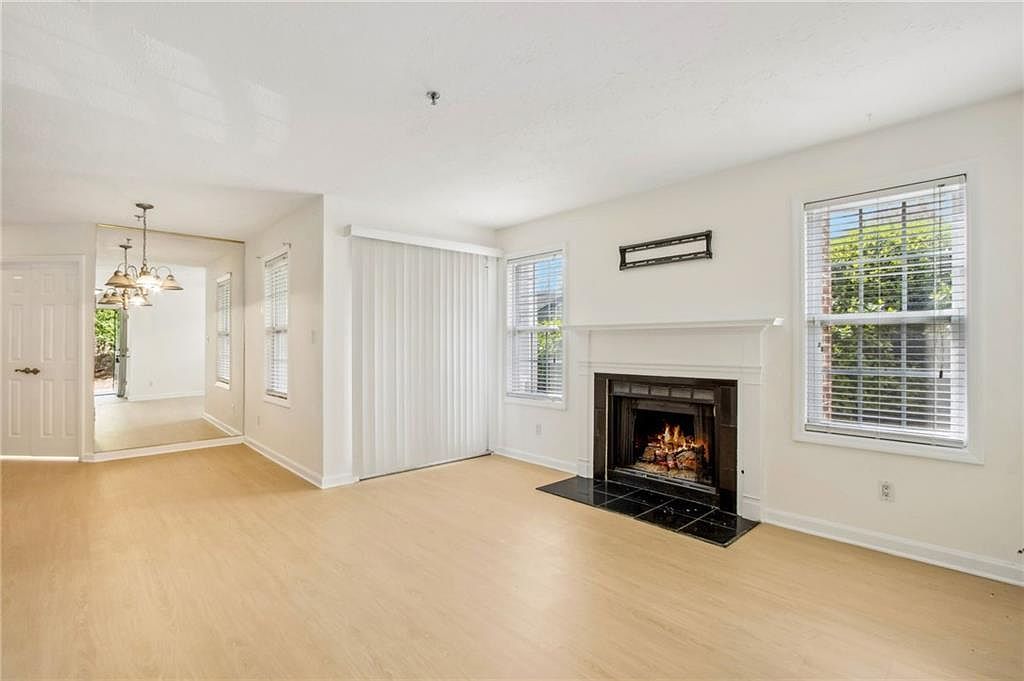 5638 River Heights Xing SE Marietta, GA 30067 - Thumbnail 4