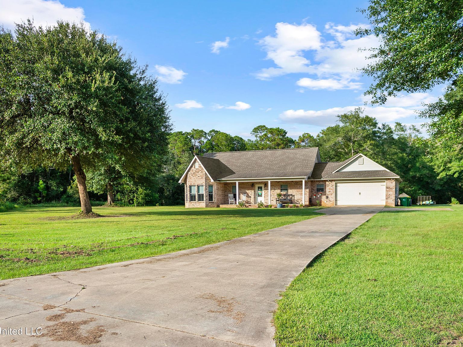 9517 Dunn Rd Moss Point, MS 39562 - Thumbnail 4