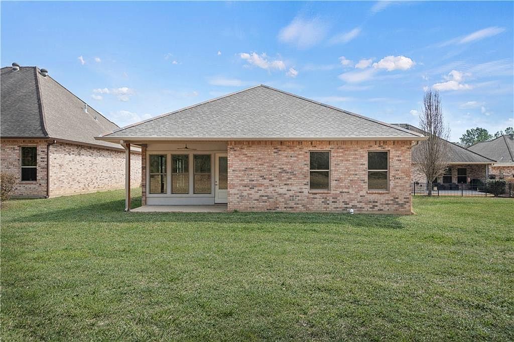 285 Lourdes Ln Covington, LA 70435 - Thumbnail 4