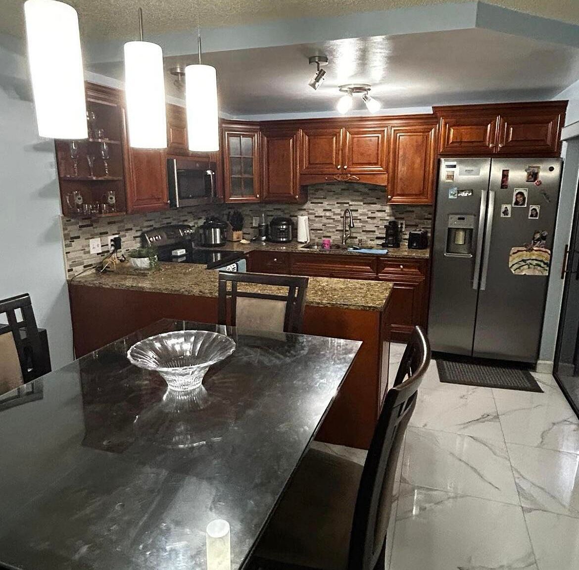 341 Lake Arbor Dr Palm Springs, FL 33461 - Thumbnail 4