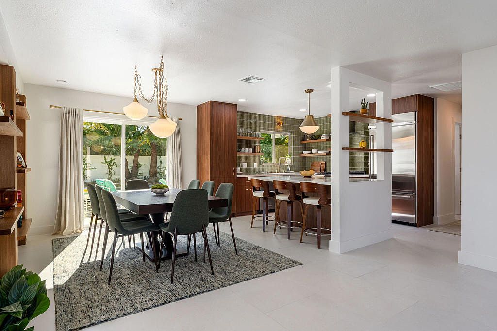 1125 E Sunny Dunes Rd Palm Springs, CA 92264 - Thumbnail 4