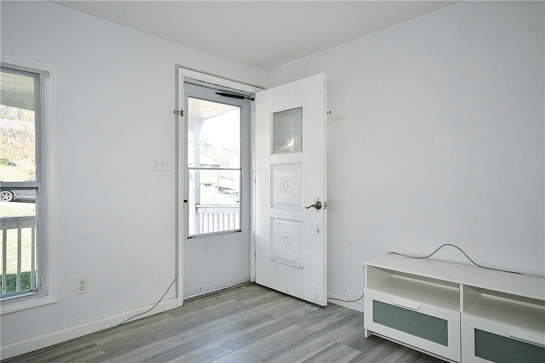 317 Grace St Pleasant Hills, PA 15236 - Thumbnail 4