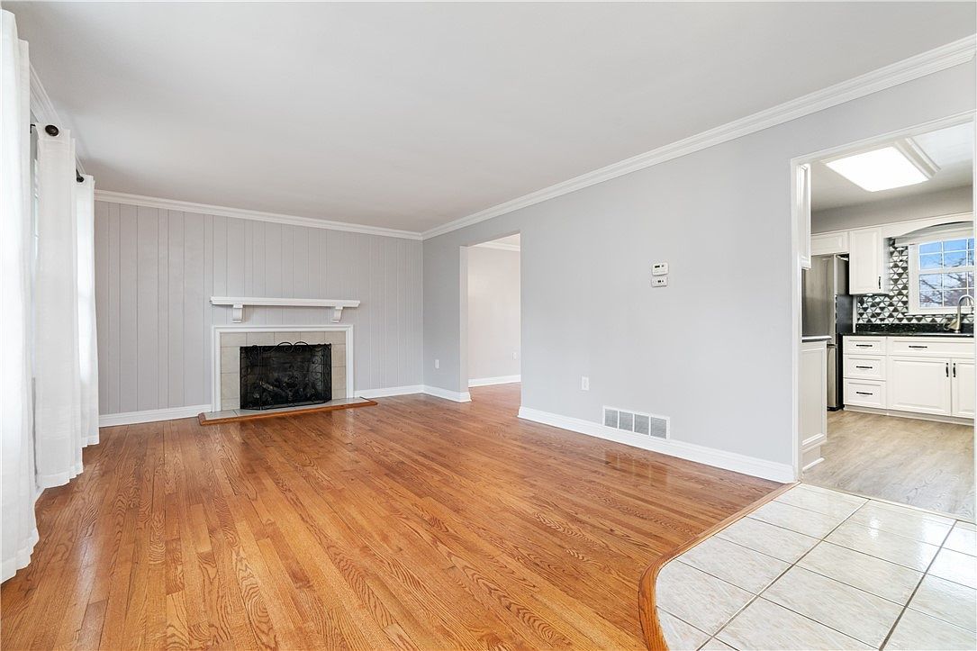 4855 S Emblem Dr Pittsburgh, PA 15236 - Thumbnail 4