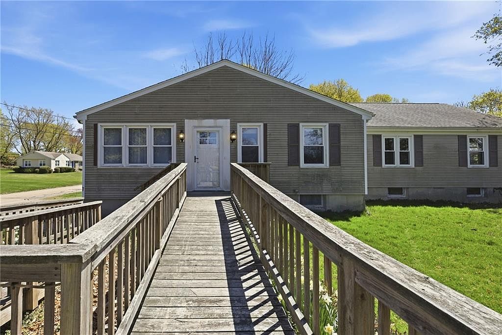 3 Wabasso Ter Newport, RI 02842 - Thumbnail 4