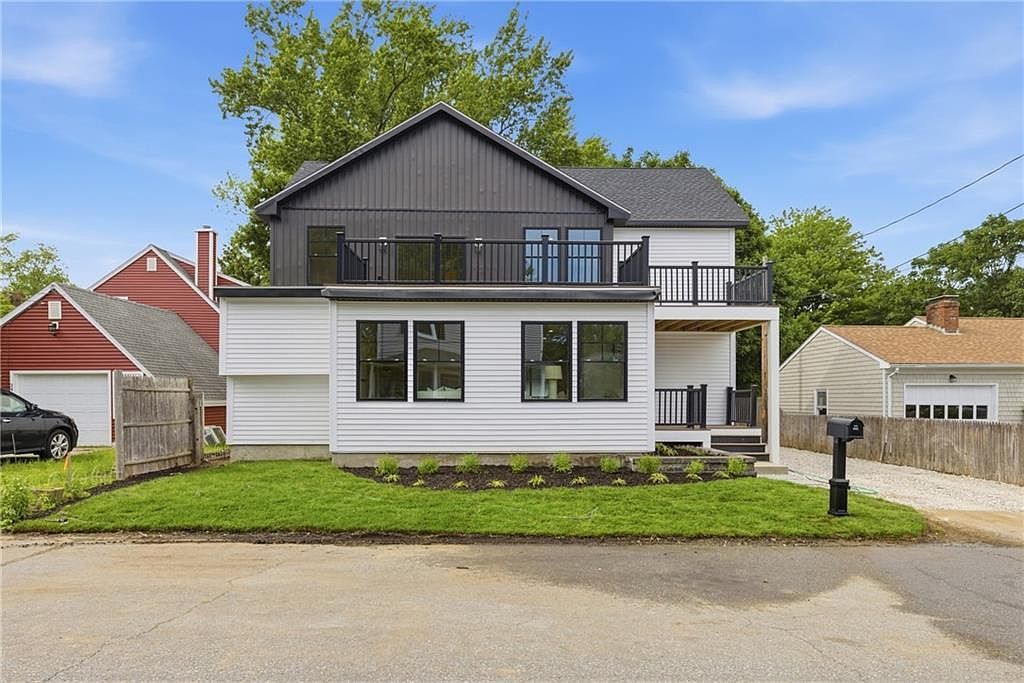 42 Orchard Ave Barrington, RI 02806 - Thumbnail 4