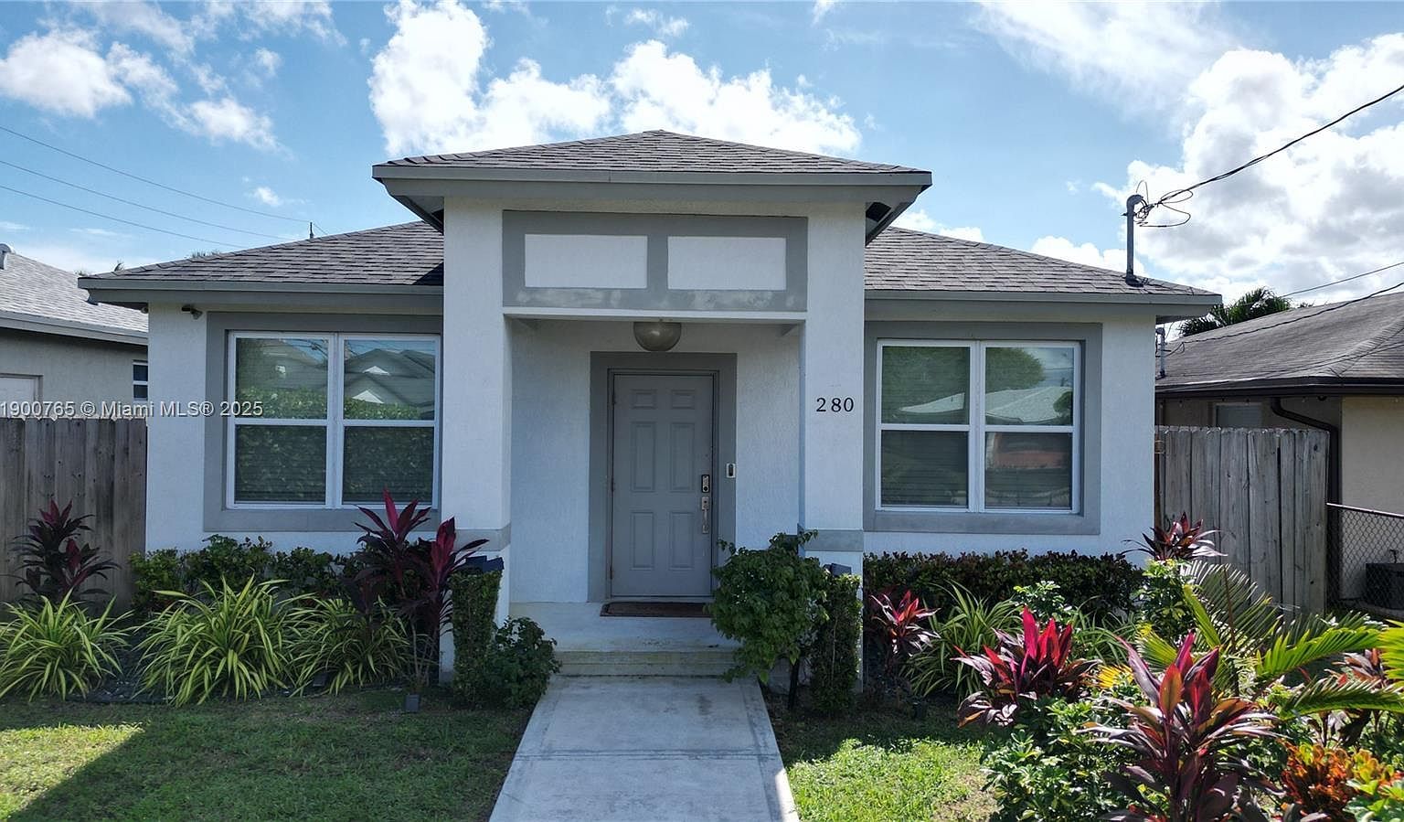 280 NE 35th St Oakland Park, FL 33334 - Thumbnail 4