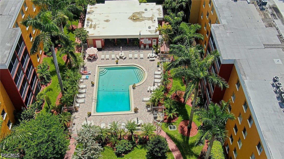 2366 E Mall Dr APT 414 Fort Myers, FL 33901 - Thumbnail 4