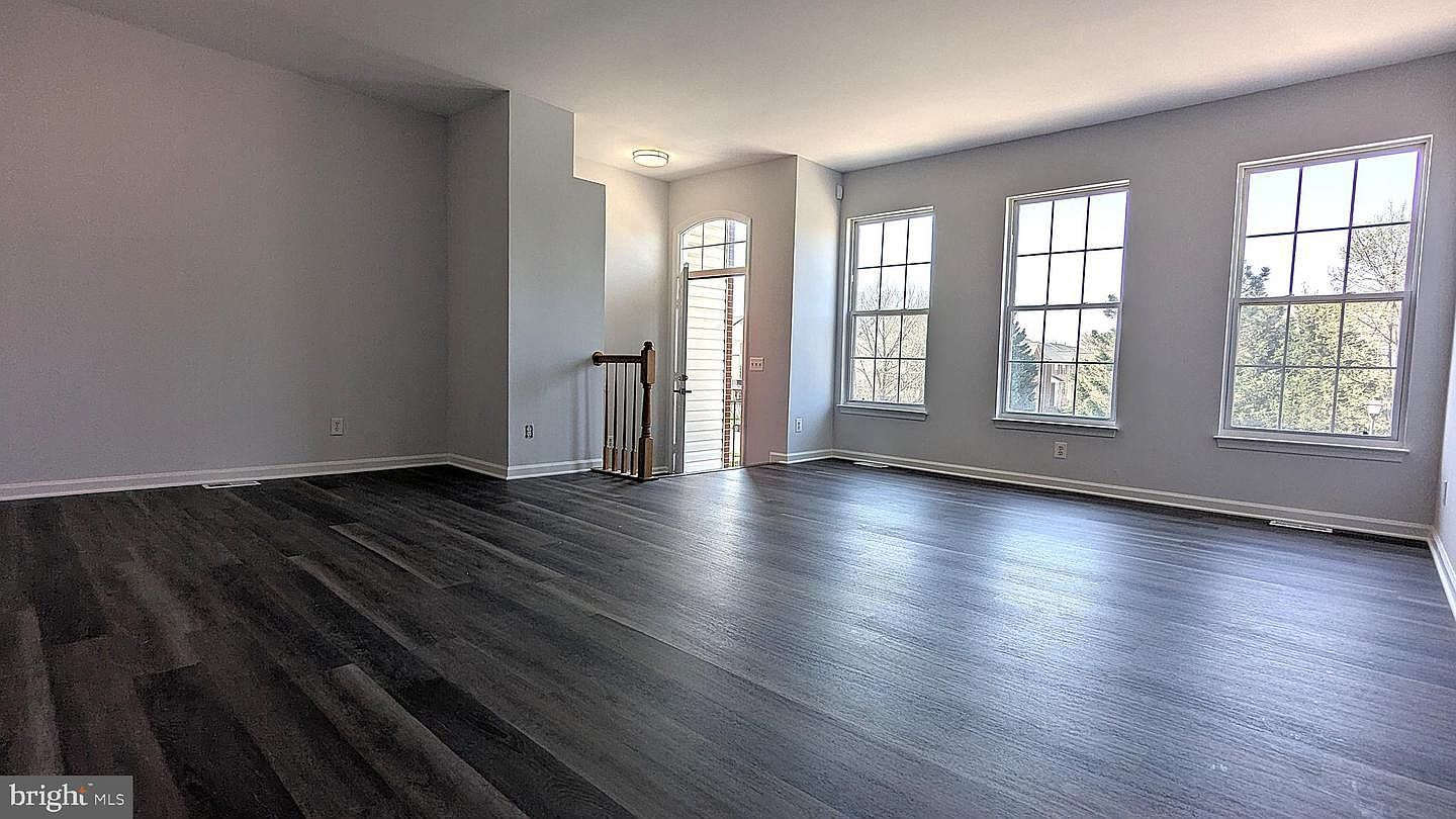 2593 James Madison Cir Herndon, VA 20171 - Thumbnail 4