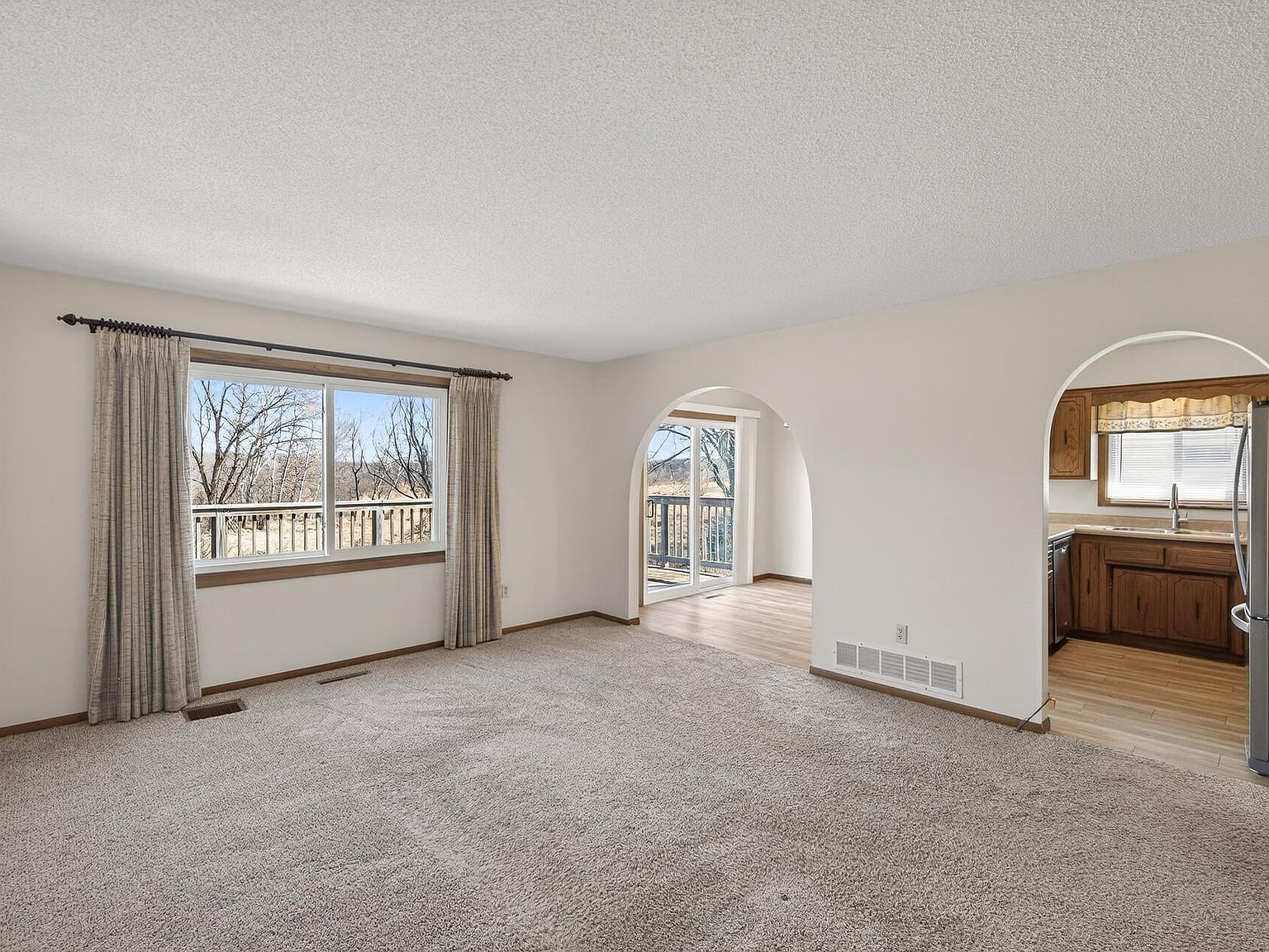 16801 Mankato St NE Ham Lake, MN 55304 - Thumbnail 4