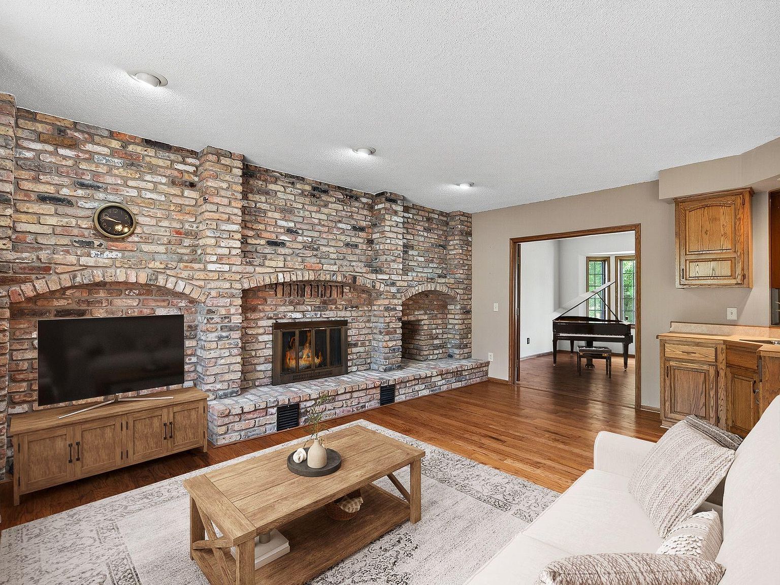 8805 Inverness Ter Minneapolis, MN 55443 - Thumbnail 4