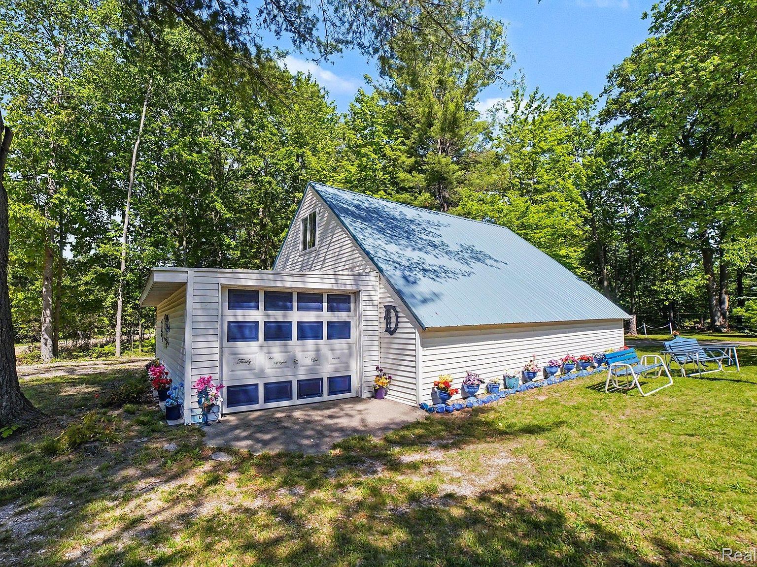 4772 S Bard Rd Beaverton, MI 48612 - Thumbnail 4