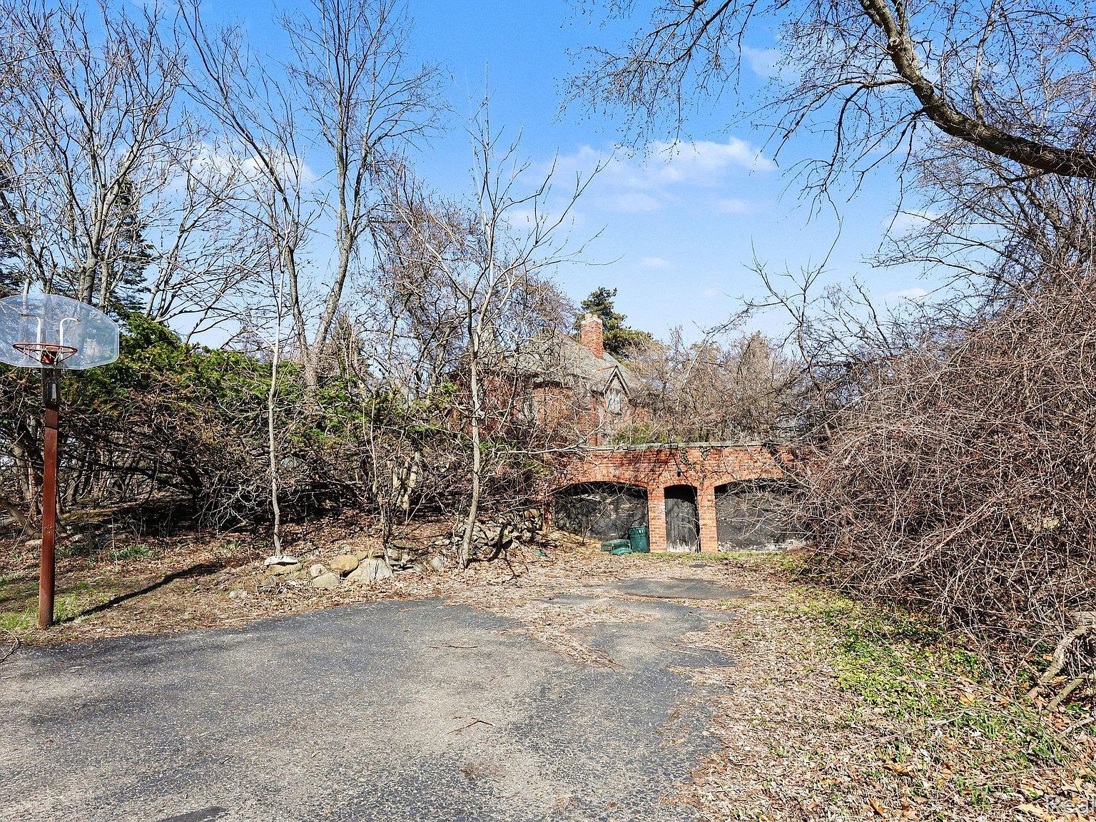 32020 Franklin Rd Franklin, MI 48025 - Thumbnail 4