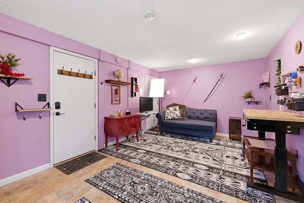 8 Colonial Village Dr APT 3 Arlington, MA 02474 - Thumbnail 4