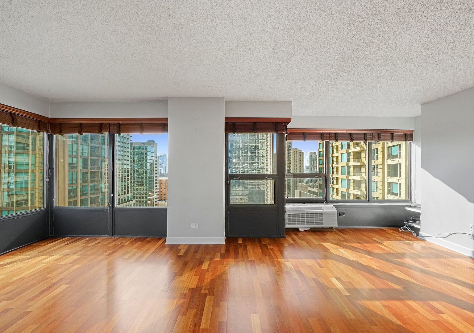 30 E Huron St APT 1904 Chicago, IL 60611 - Thumbnail 4