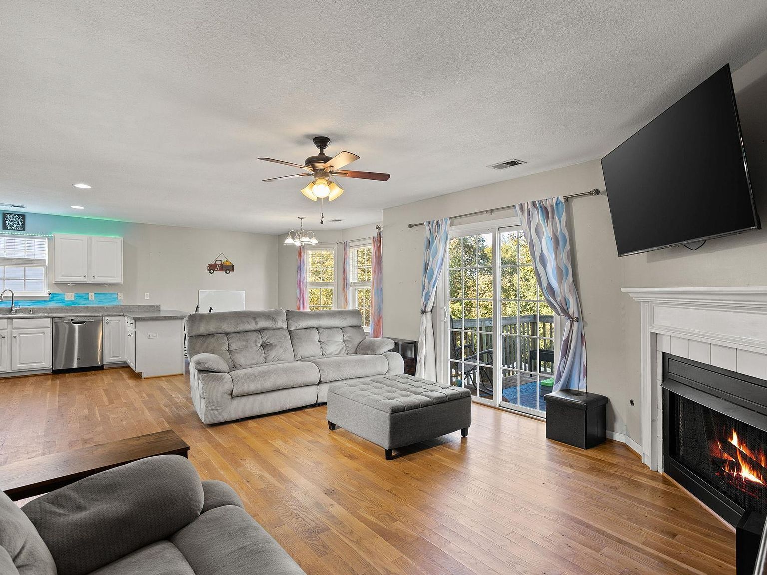 104 Whipple Ln Taylors, SC 29687 - Thumbnail 4