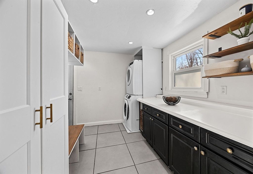 5 Endicott St Weymouth, MA 02189 - Thumbnail 4