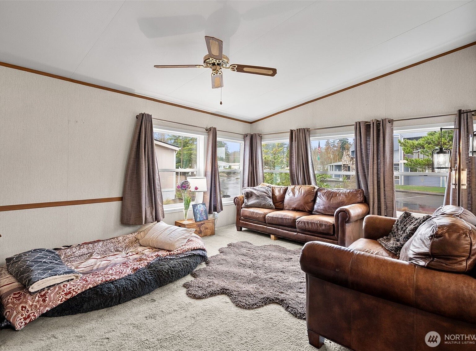 139 NE Saturn Ln Bremerton, WA 98311 - Thumbnail 4