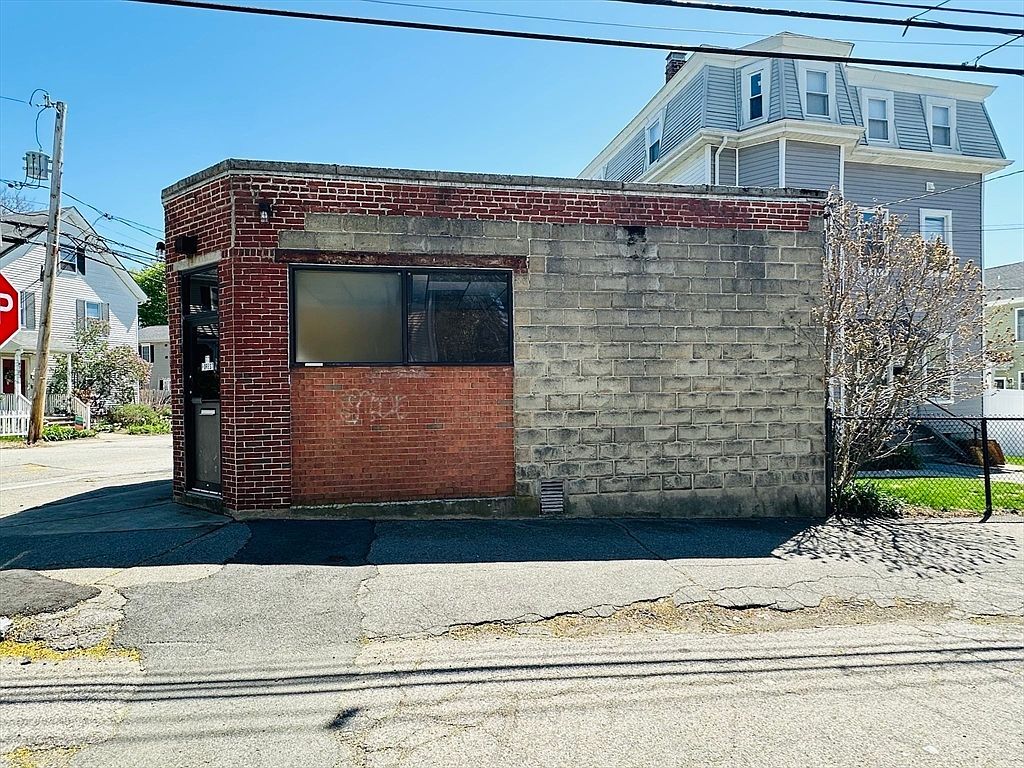 77 Forest St Watertown, MA 02472 - Thumbnail 4