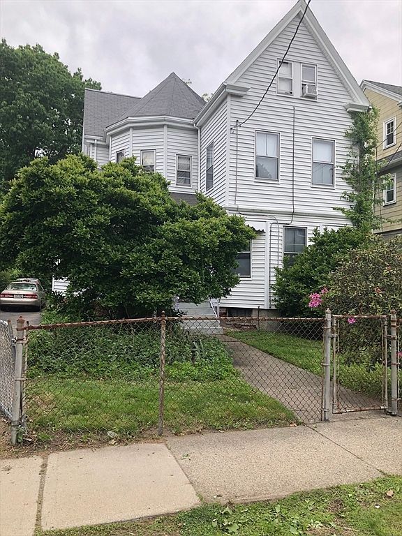 33 Melendy Ave Watertown, MA 02472 - Thumbnail 4