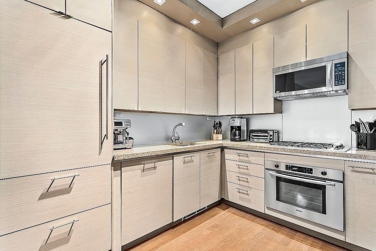 1600 Broadway APT 5B New York, NY 10019 - Thumbnail 4